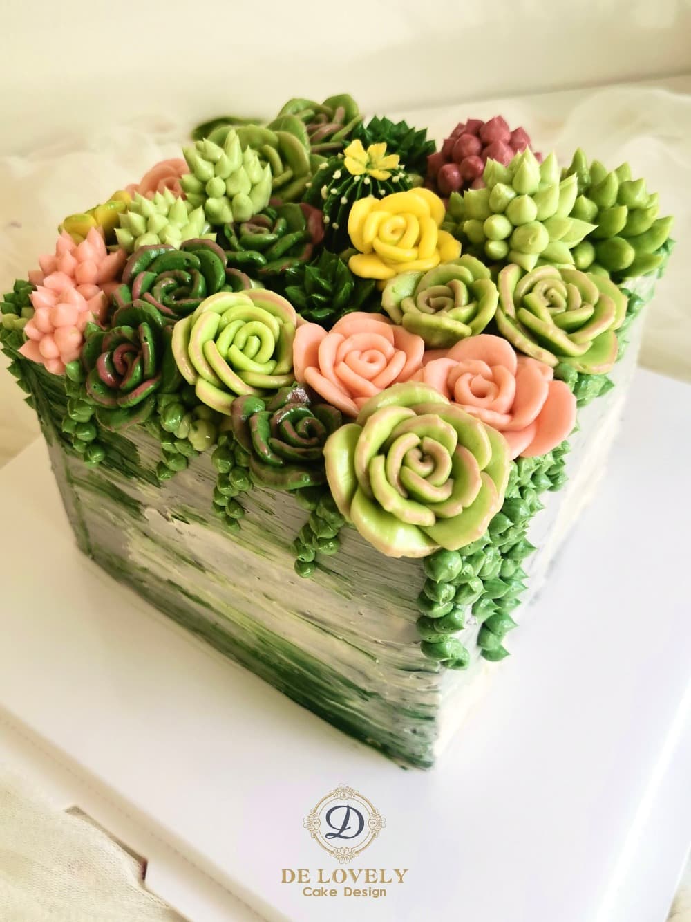 succulent buttercream flowers Succulent Pot